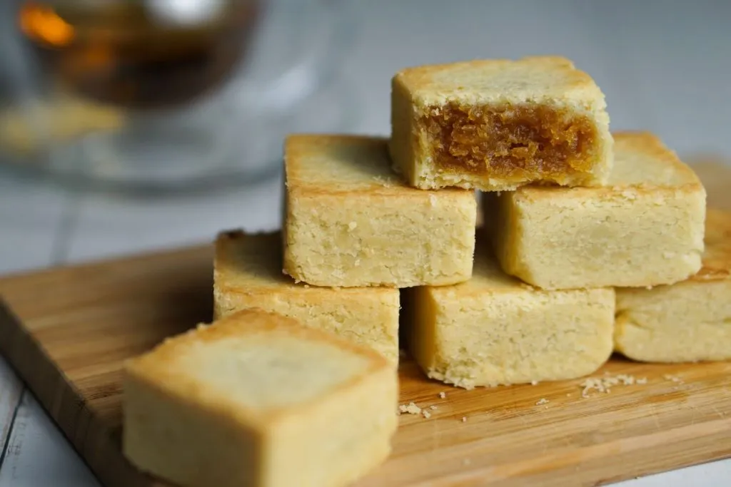 Pineapple Cake: